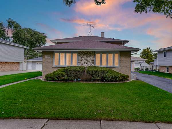 5448 139th ST, Crestwood, IL 60418