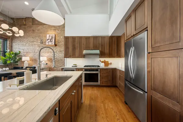 1117 W Barry AVE #6, Chicago, IL 60657