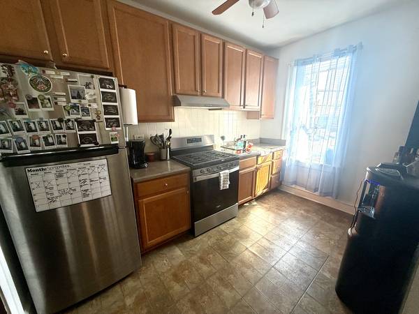 7639 W Jackson BLVD #1E, Forest Park, IL 60130