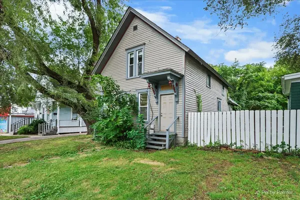 679 Villa ST, Elgin, IL 60120