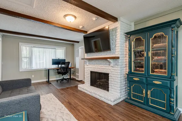 65 Eastfield RD, Montgomery, IL 60538