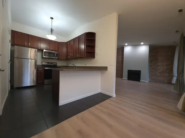 6008 Forest View RD #3C, Lisle, IL 60532