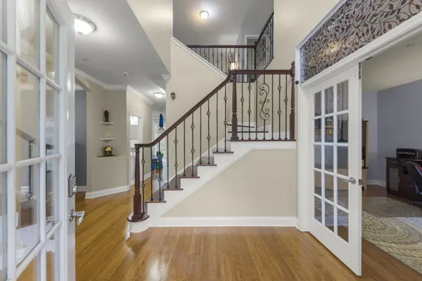 5961 Mackinac LN, Hoffman Estates, IL 60192