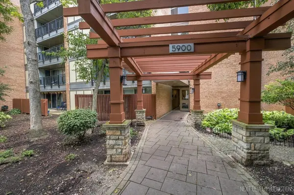 5900 Oakwood DR #1J, Lisle, IL 60532