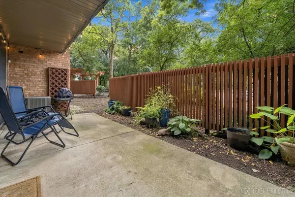 5900 Oakwood DR #1J, Lisle, IL 60532