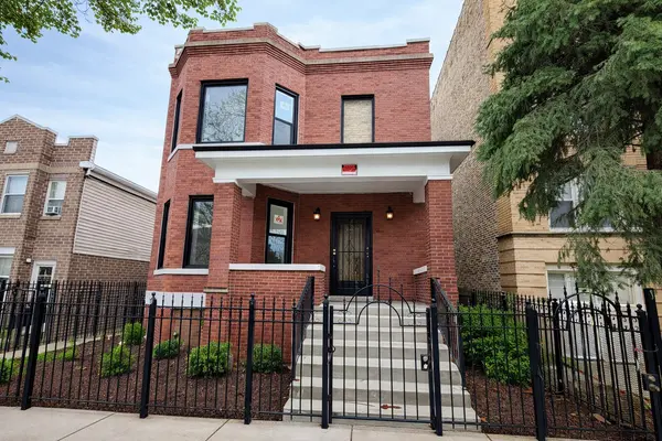 3340 W Evergreen AVE #2R, Chicago, IL 60651