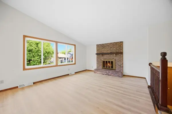 8818 N Brook AVE N, Brooklyn Park, MN 55428