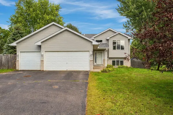 506 Birch ST SW, Isanti, MN 55040