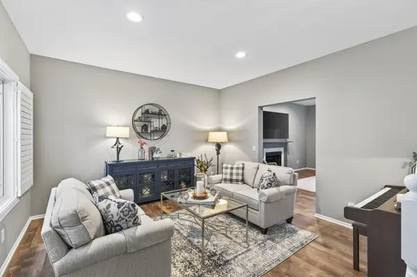 8939 Heatherton Ridge DR, Savage, MN 55378