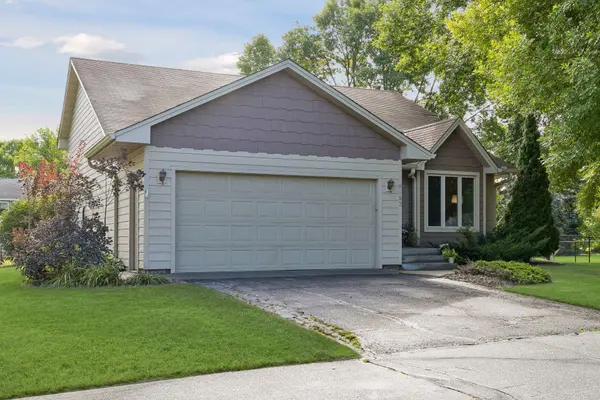 8952 Pineview LN N, Maple Grove, MN 55369