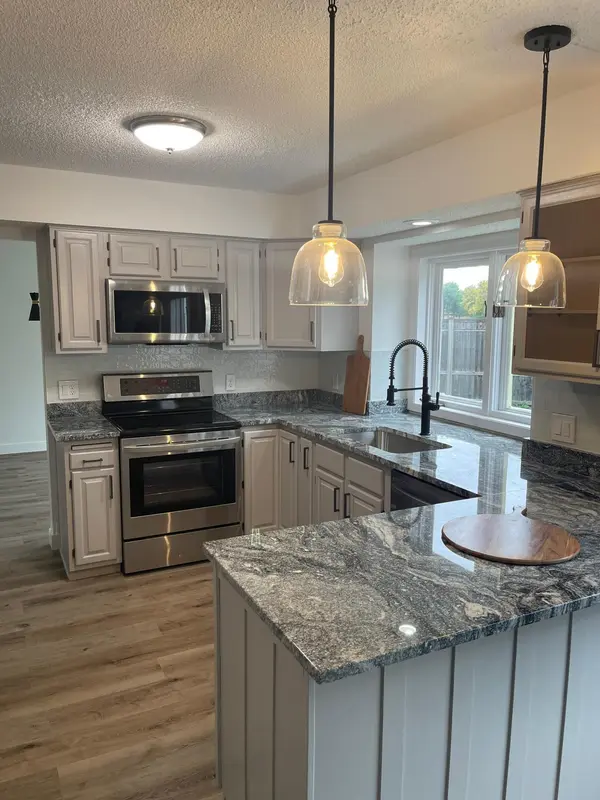 4936 Poppy LN, Edina, MN 55435