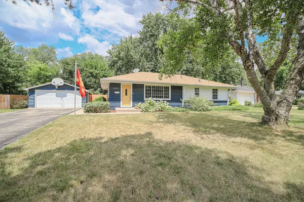 4600 Nord DR, Bloomington, MN 55437