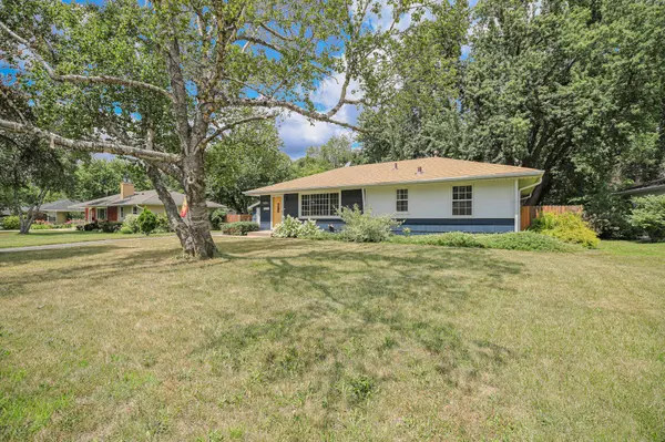 4600 Nord DR, Bloomington, MN 55437