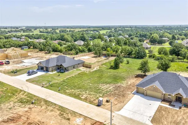 1952 Cattle DR, Guthrie, OK 73044