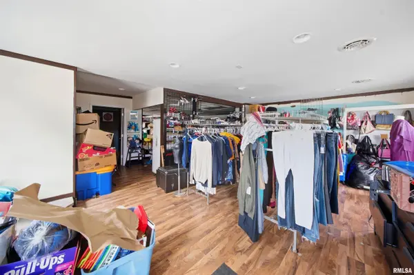 42 N 2ND AVE, Canton, IL 61520