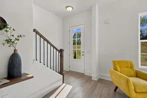 1109 Freeboard Aly, La Vergne, TN 37086