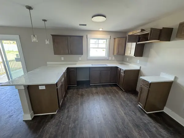 253 Ardell Dr, Clarksville, TN 37040