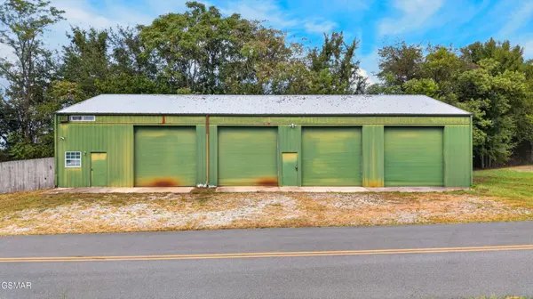 329 County Line Road, Dandridge, TN 37725