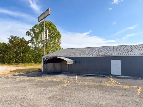 8998 Lewisburg Hwy, Cornersville, TN 37047