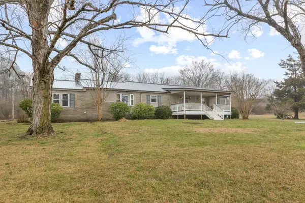 10124 New Hope Rd, Bon Aqua, TN 37025
