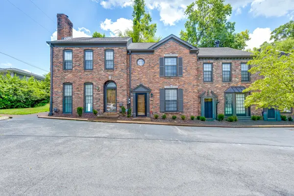 2018 Stokes Ln, Nashville, TN 37215