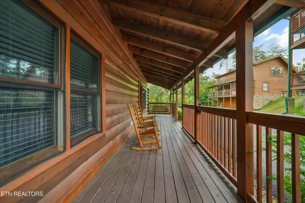 3303 Kestrel Way, Pigeon Forge, TN 37863