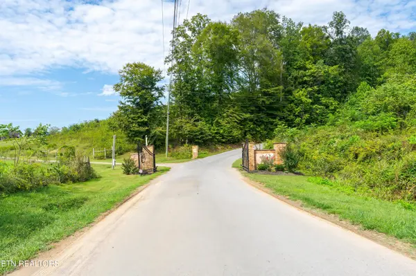 37 Hickory Point Lane, Maynardville, TN 37807