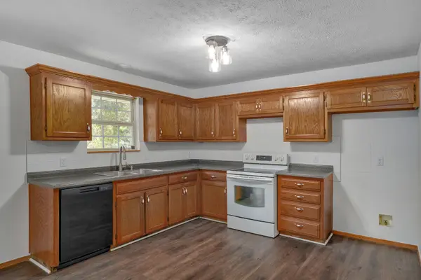 2015 N Benton AVE, Springfield, MO 65803