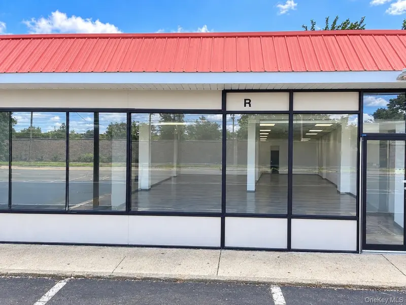 628 A Long Island Ave, Deer Park, NY 11729