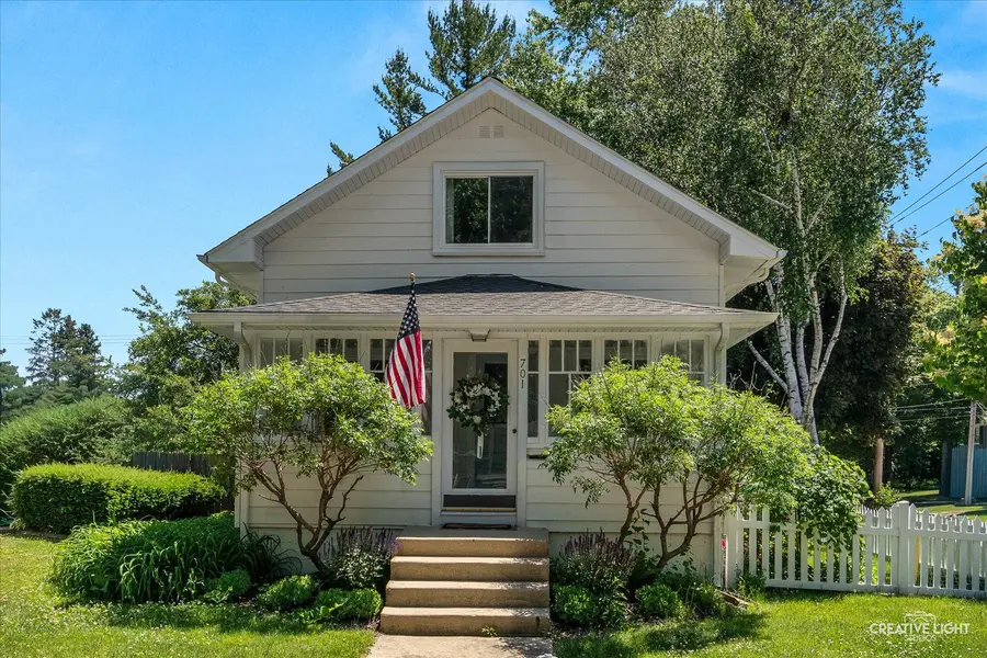 701 Edison ST, Geneva, IL 60134