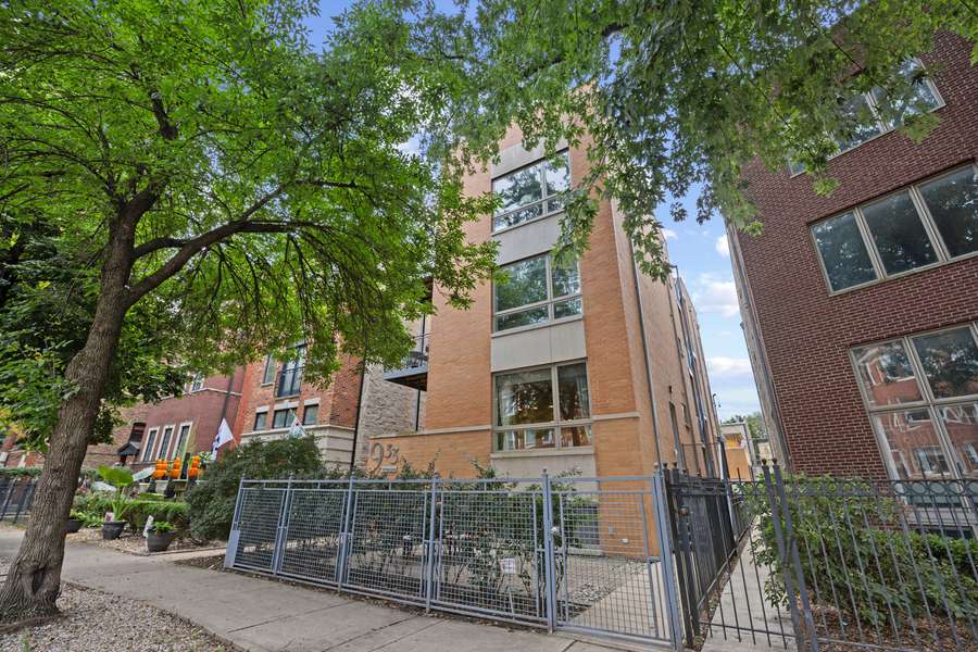 933 W George ST #1N, Chicago, IL 60657