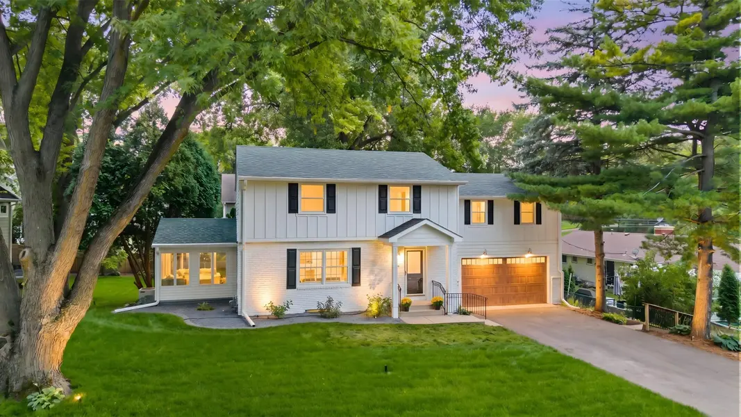 5613 Warden AVE, Edina, MN 55436
