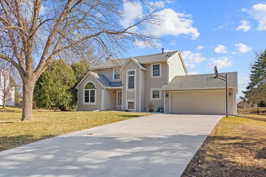 952A Moonlight Dr #1, Woodbury, MN 55125