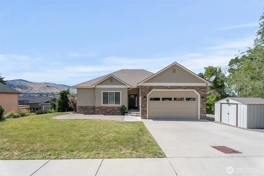 1541 N Anne AVE, East Wenatchee, WA 98802
