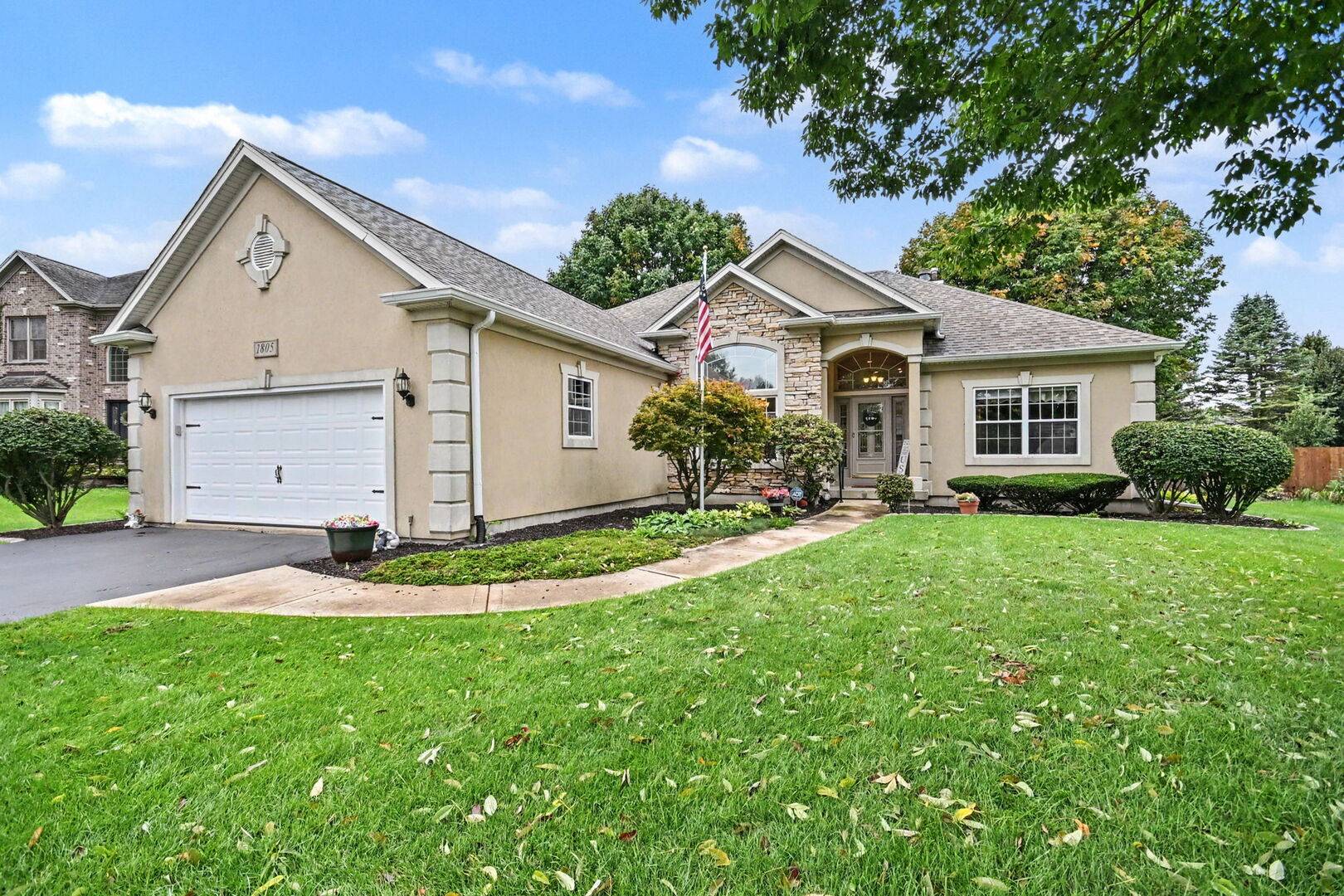 1805 Country Hills DR, Yorkville, IL 60560