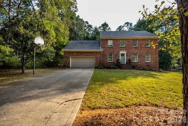 4011 Windwood CIR, Charlotte, NC 28226