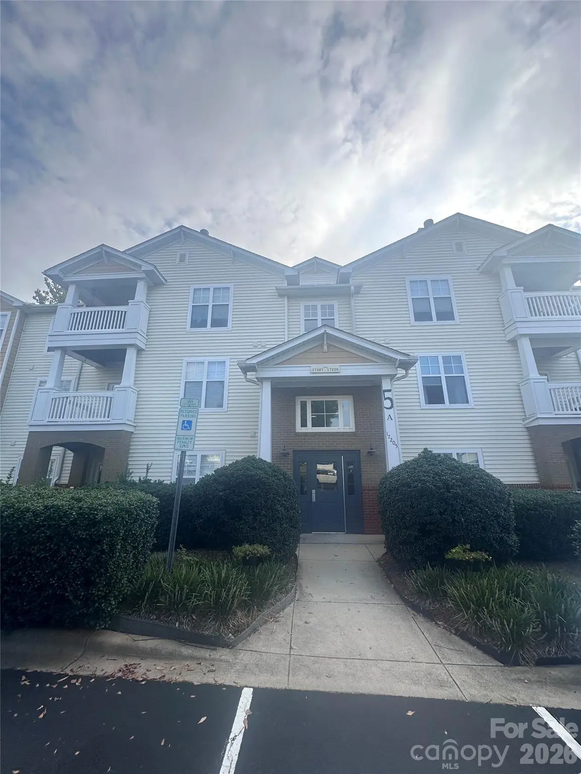 17215 Doe Valley CT, Cornelius, NC 28031