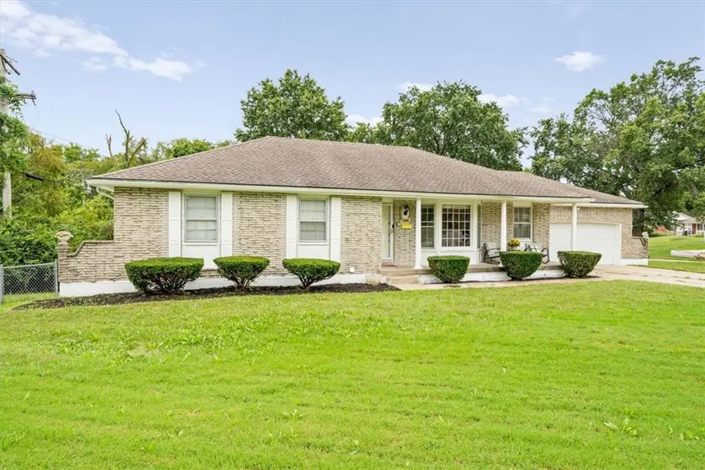 8701 Evanston AVE, Raytown, MO 64138