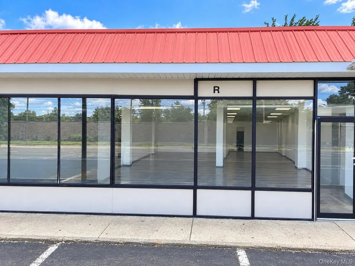 628 A Long Island Ave, Deer Park, NY 11729