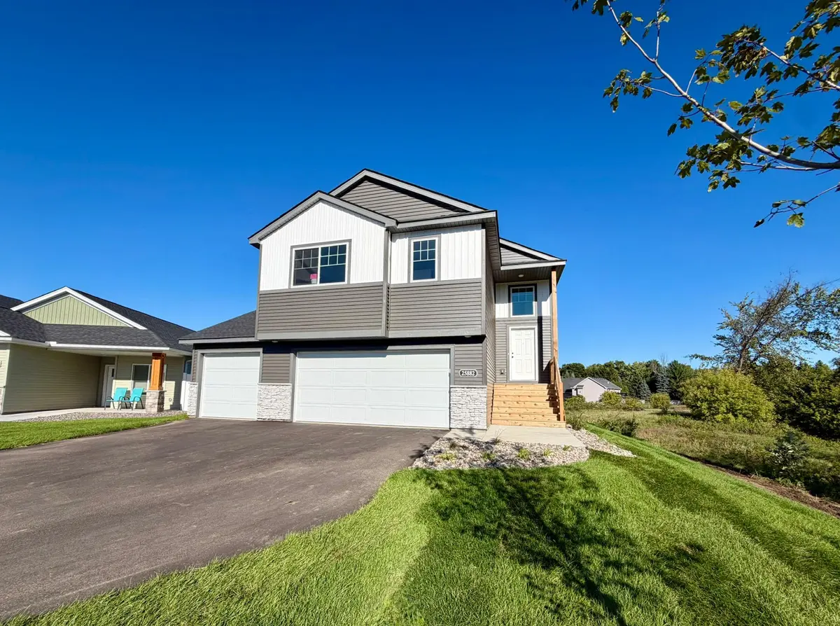 25882 Emerson CT, Wyoming, MN 55092