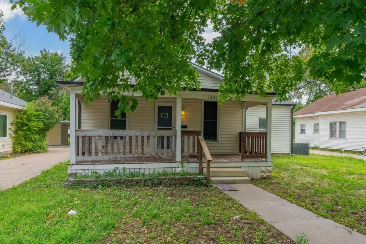 1209 N C St, Wellington, KS 67152
