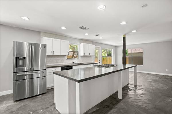 8504 Tad Park CV, Round Rock, TX 78681