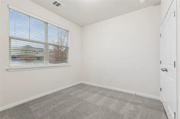 1200 S 10th ST #902, Pflugerville, TX 78660