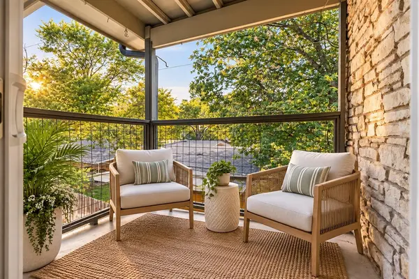 2303 East Side DR #210, Austin, TX 78704