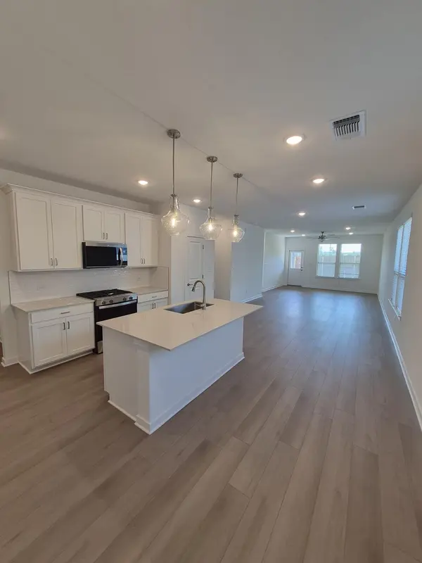 224 Groveland DR, Liberty Hill, TX 78642