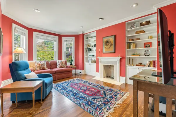 135 Roxborough ST E, Toronto C09, ON M4W 1V9