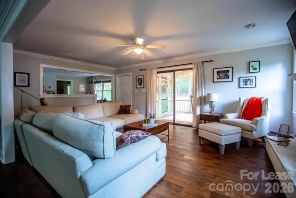 4011 Windwood CIR, Charlotte, NC 28226