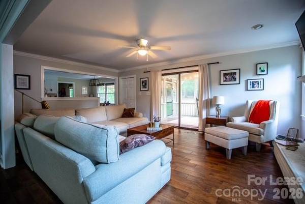 4011 Windwood CIR, Charlotte, NC 28226