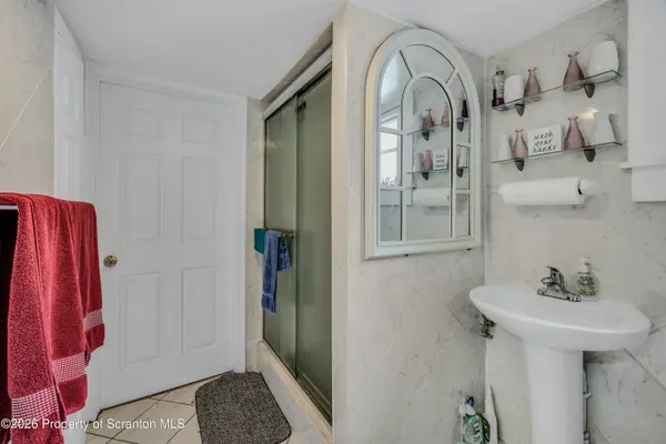 125 Throop ST, Scranton, PA 18508