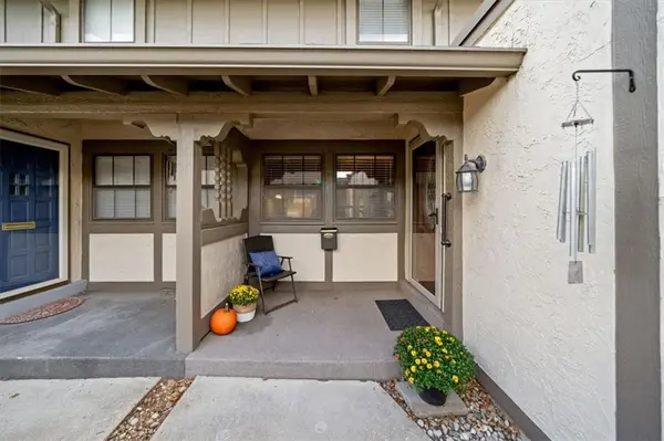 10242 Foster ST, Overland Park, KS 66212